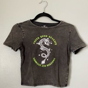 Hollister graphic tee